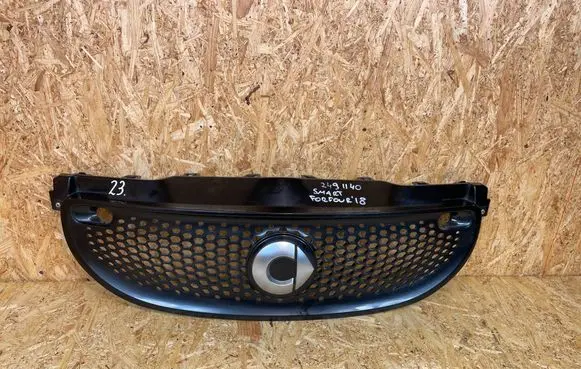 Front bumper upper radiator grill