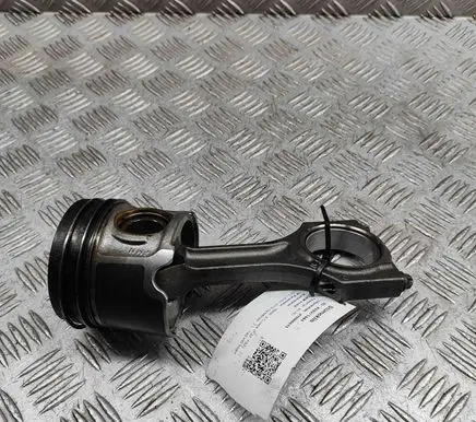 BMW 4 F32 F33 Piston 8473777 8519401