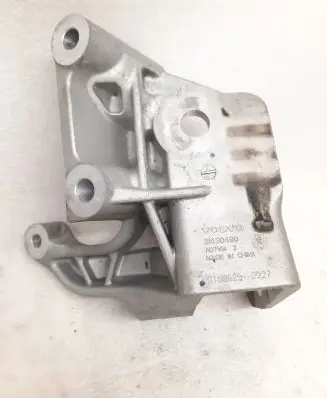 Volvo XC90 Engine mounting bracket 31430490