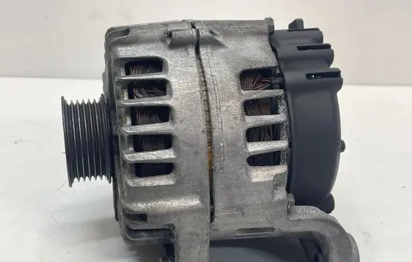 BMW 5 E60 E61 Generator/alternator FG18S019 2543461C 7802261