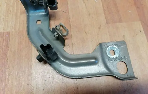 Renault Megane IV Fender mounting bracket 625123894R 625127892R 625121767R