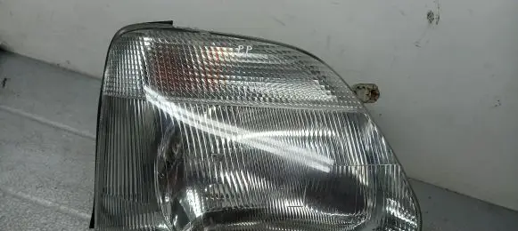Opel Agila A Front reflector 