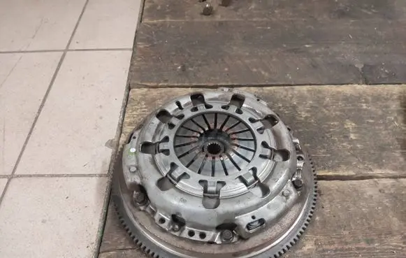 Ford Fiesta Clutch set kit 96MM6375ATH
