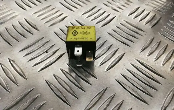 Renault Megane I Other relay 7700844253