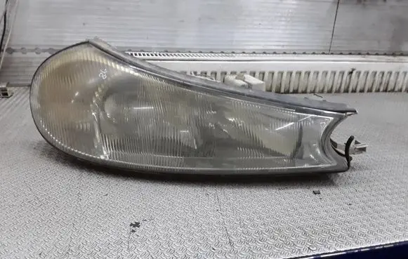 Ford Mondeo MK II Headlight/headlamp 1305615035