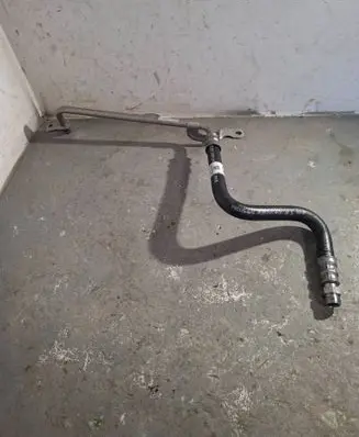 Coolant pipe/hose