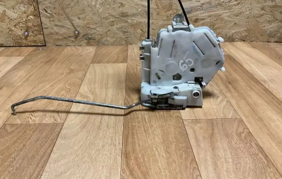 Honda FR-V Front door lock SJDR