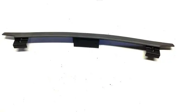 Front bumper splitter molding