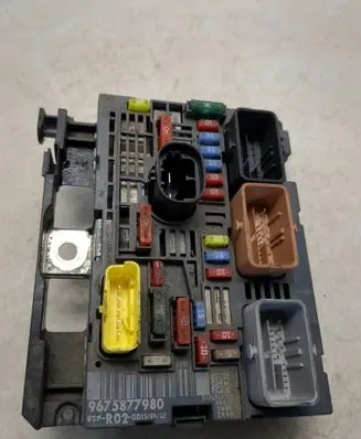 Citroen C5 Fuse box set 9675877980