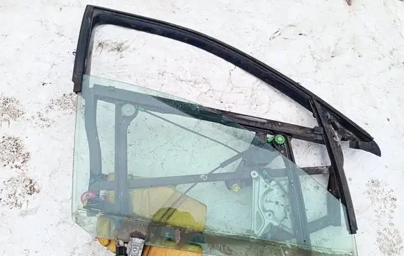 Audi A4 S4 B5 8D Front door window/glass frame 8d0837754