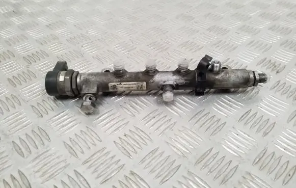Volkswagen Touareg II Fuel main line pipe 057130090AB