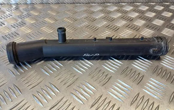 Volkswagen Golf V Engine coolant pipe/hose 032121065G