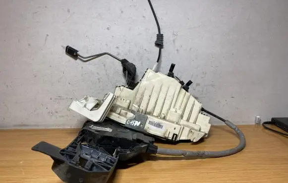 Mercedes-Benz S W221 Front door lock A2217202635 C1500