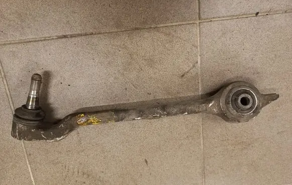 BMW 5 E39 Front lower control arm/wishbone 094233 094233L