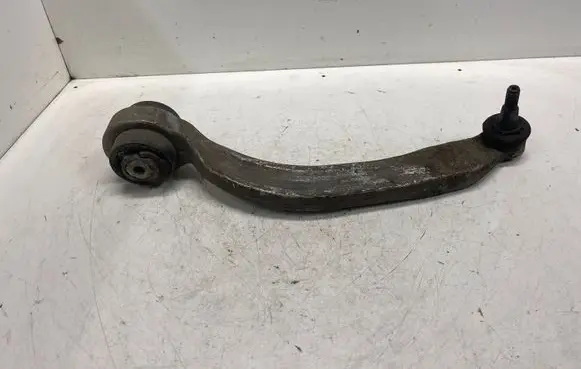 Volkswagen PASSAT B5.5 Front lower control arm/wishbone