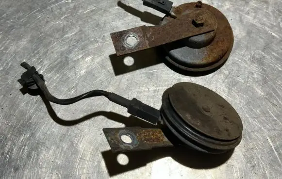 Citroen C-Crosser Horn signal