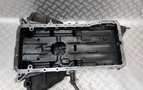 BMW 7 E65 E66 Oil sump 7789056