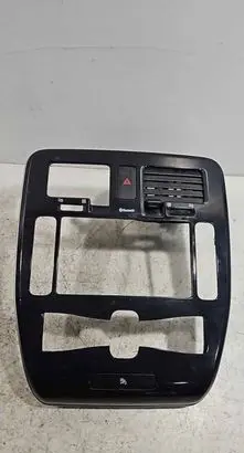 Nissan Leaf I (ZE0) Radio/GPS head unit trim 682603NA0A