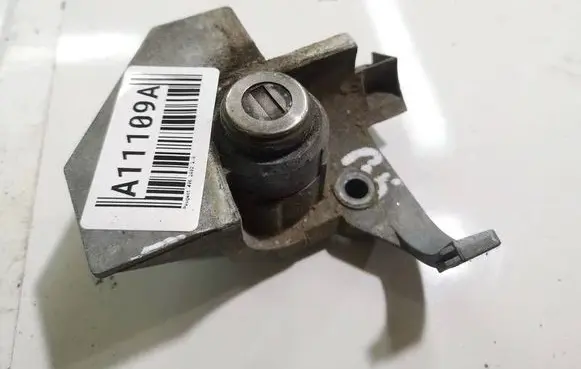 Peugeot 406 Front door lock (next to the handle) 