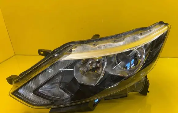 Nissan Qashqai Headlight/headlamp 100-18013