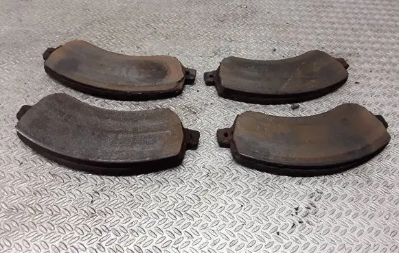 Ford Transit Brake pads (front)