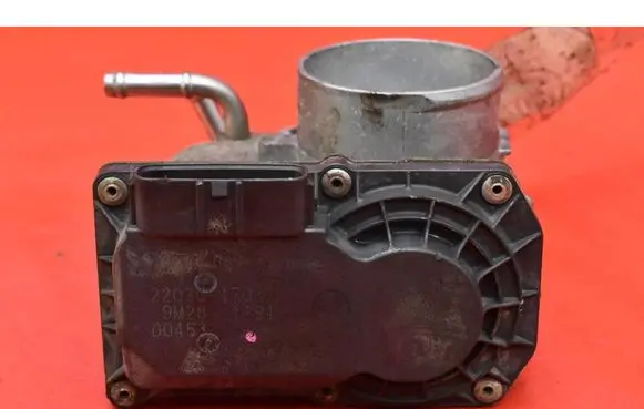 Toyota Yaris Throttle body valve 2203047010