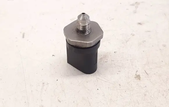 Fuel pressure sensor