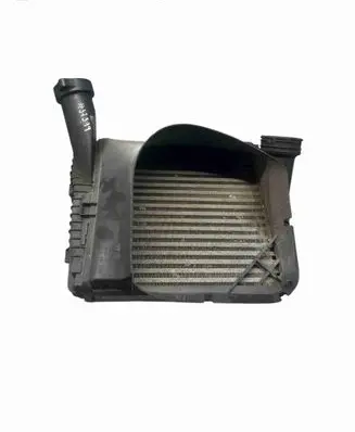 Volkswagen Touareg I Intercooler radiator 7L0145803A