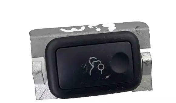 Tailgate opening switch