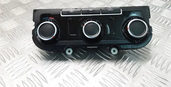 Volkswagen Golf VI Climate control unit 7N0907426AM 5HB00975170