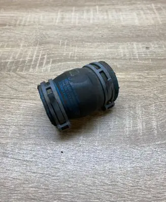 Mercedes-Benz C W205 Engine coolant pipe/hose A6512033082