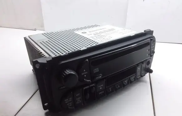 Chrysler PT Cruiser Radio/CD/DVD/GPS head unit P04858543AE AA1930A6943