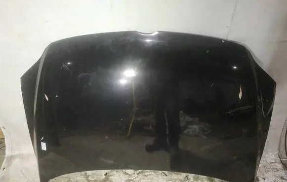 Volkswagen Fox Engine bonnet/hood juodas