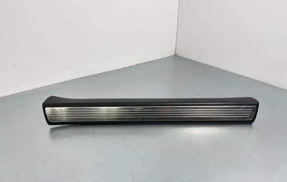 Mercedes-Benz S W222 Front sill trim cover A2226808235