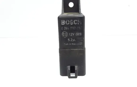 Volvo XC70 Glow plug pre-heat relay 30751798 0281003037