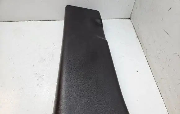 (B) pillar trim (bottom)
