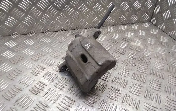 Toyota Prius (XW20) Front brake caliper