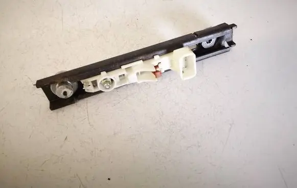 Renault Scenic II - Grand scenic II Seat belt adjustment rail 687449