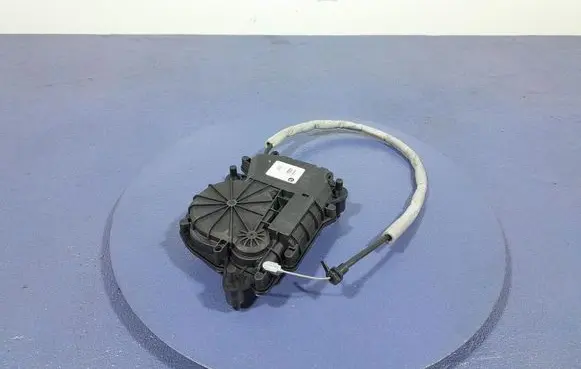 BMW M5 Tailgate/trunk/boot lock/catch/latch 7383561