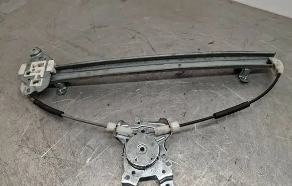 Nissan X-Trail T30 Front window lifting mechanism without motor