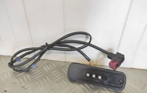 Opel Vivaro Sliding door contact joint 8200139741
