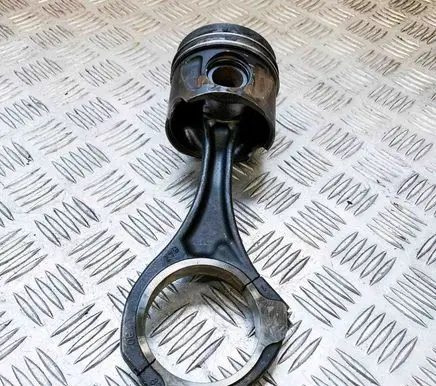 Mercedes-Benz E W212 Piston 8370B A6420305517