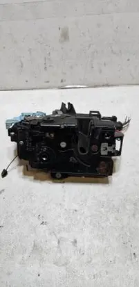 Skoda Octavia Mk2 (1Z) Rear door lock 25100D6
