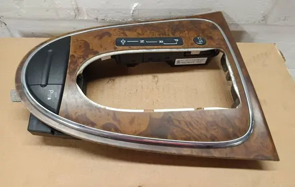Mercedes-Benz CLS C219 Gear shifter surround trim plastic A2196800036 5193A 290305