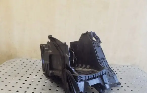 Battery box tray