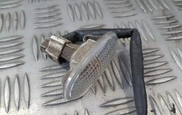 Mazda 6 Front fender indicator light