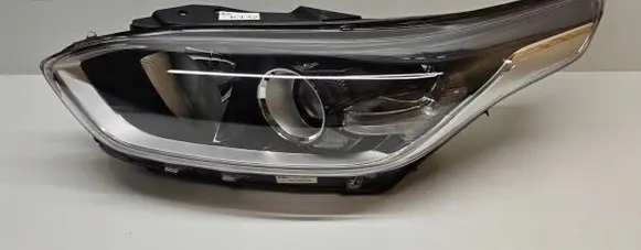 KIA Ceed Headlight/headlamp 92101J7050 K132
