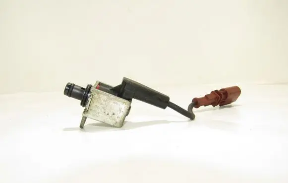 Volkswagen Caddy Vacuum valve 04L907284