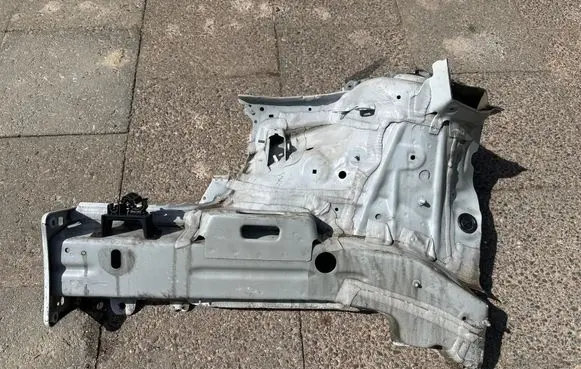 Volkswagen Caddy Front quarter panel 