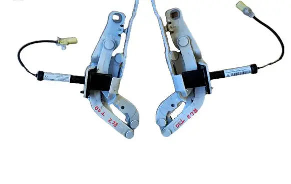 Peugeot RCZ Engine bonnet/hood hinges YM17301780 YM17350080